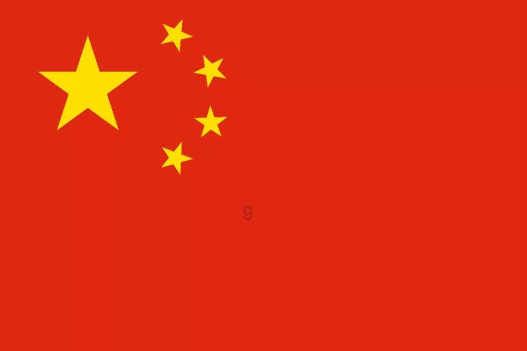 这名新兵开心地笑了